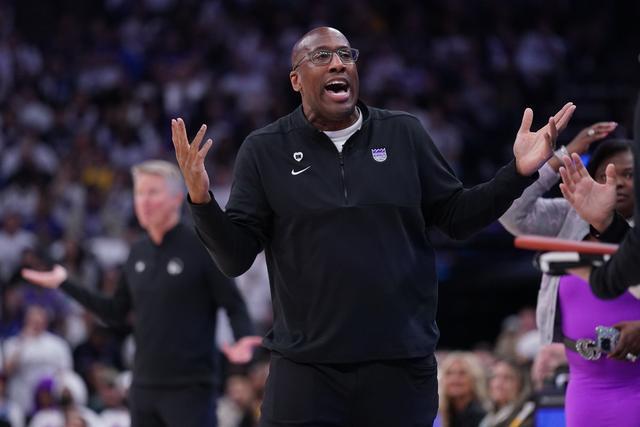 蒋圣龙突遭伤病出战世预赛存疑 国足后防严重减员